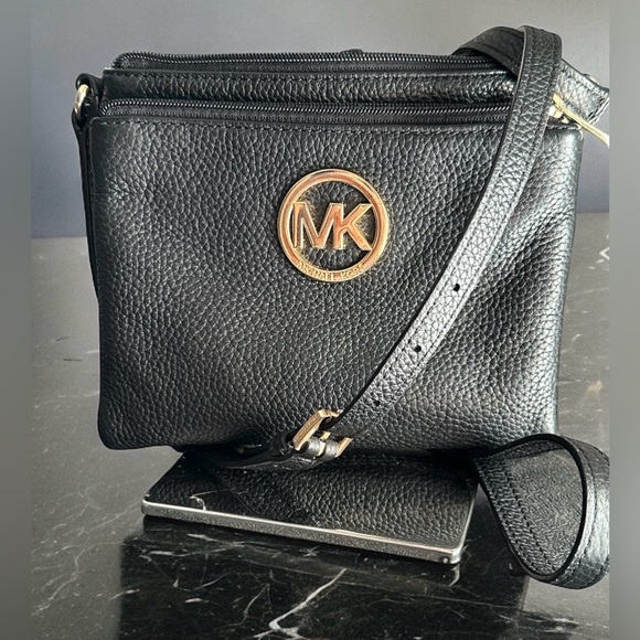 Michael Kors Handbags - Michael Kors Black Leather Fulton Crossbody Bag